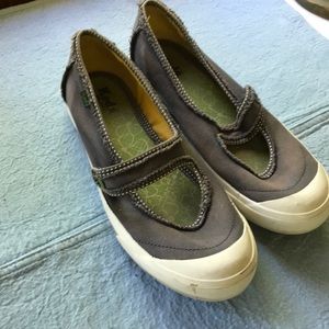 VERY CUTE DENIM KEDS